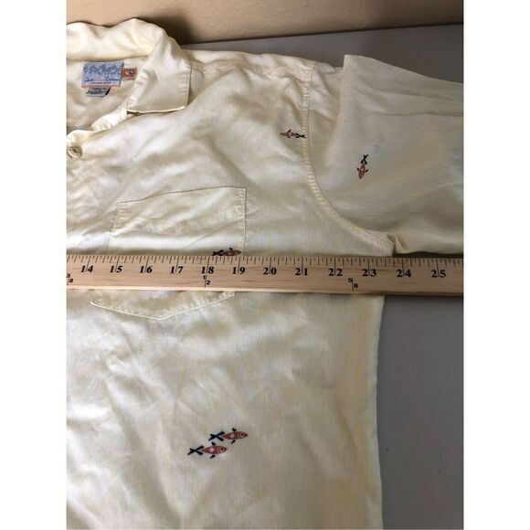 Quiksilver Edition Men's Comfort Fit Casual With Print fish Shirt Size L Short S - Picture 10 of 10